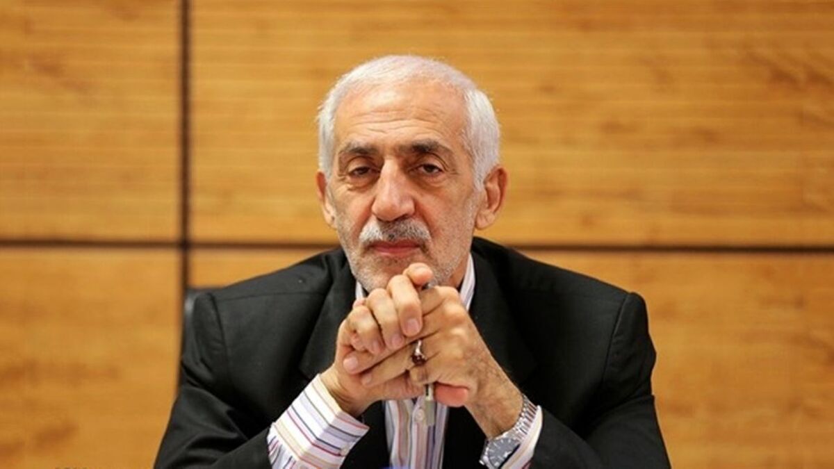 چرا نامی از محمد دادکان نیست؟