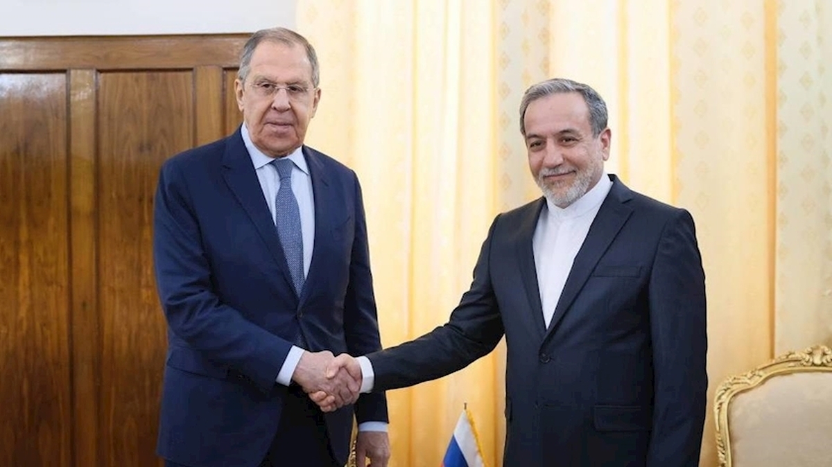 گاردین: با پیشرفت مذاکرات، مسکو ممکن است نقشی کلیدی را ایفا کند؛ تکلیف ذخایراورانیوم غنی شده چه می‌شود؟
