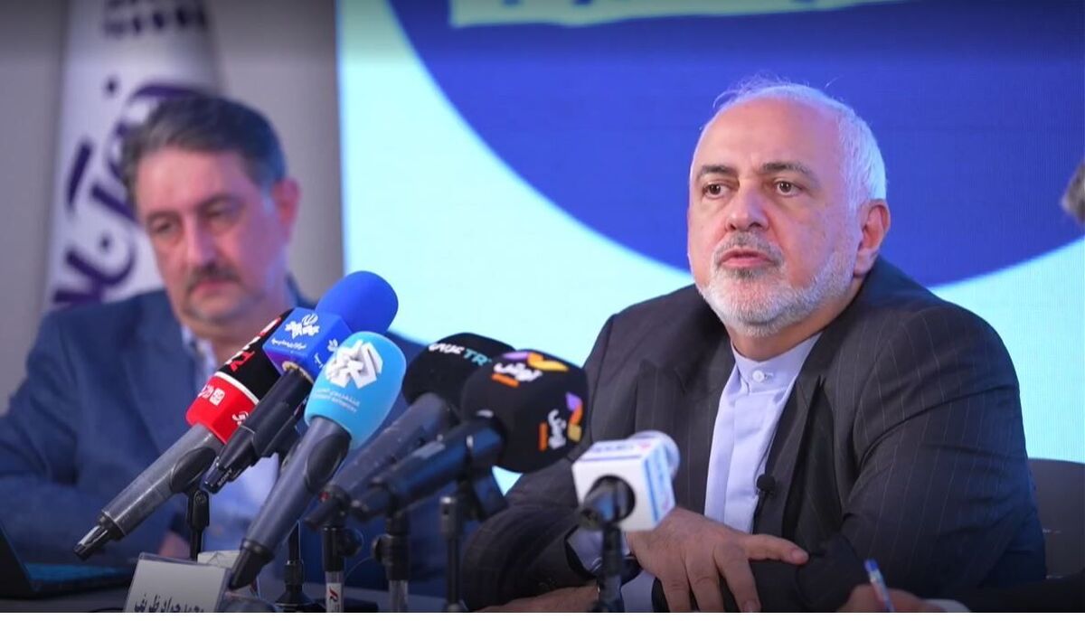ظریف: سیاست خارجی باید بر اساس شناخت‌های واقع‌بینانه پیگیری شود