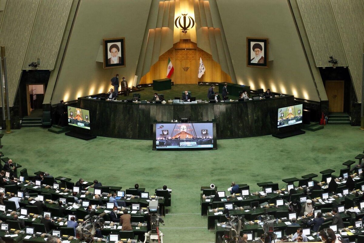 حضور خبرنگاران آمریکایی در مجلس ایران +عکس