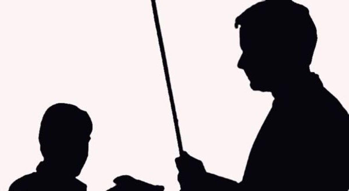 ببینید؛ ضرب و شتم وحشتناک دانش‌آموزان توسط معلم