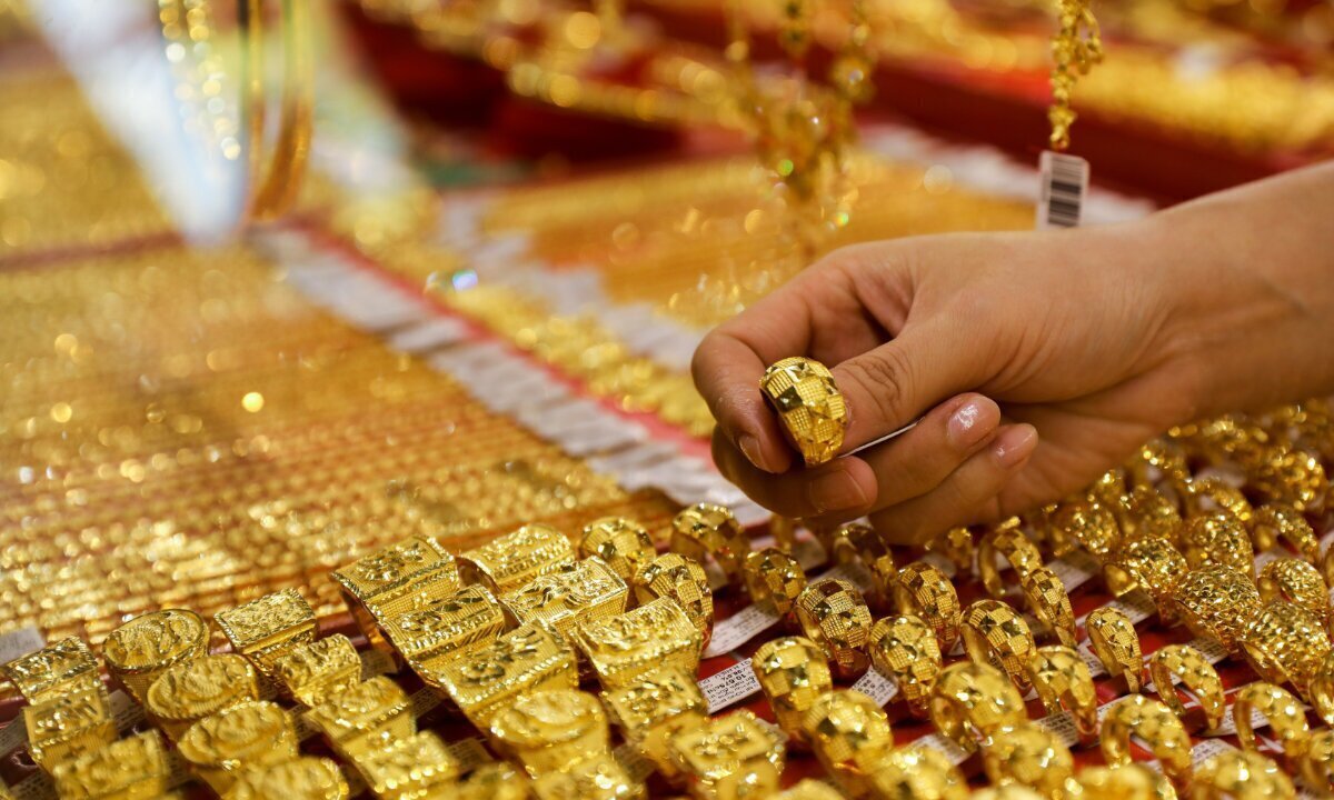 سقوط آزاد قیمت‌ها در بازار طلا و ارز/ طلا رکورد جدید زد