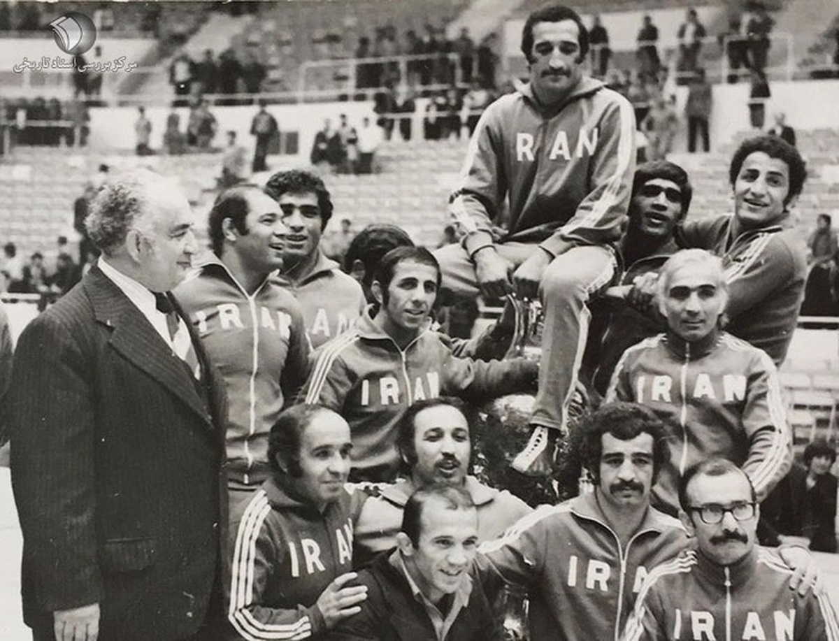 تصاویر؛ قدیمی‌ترین جام ورزش ایران در دست یک دلال!