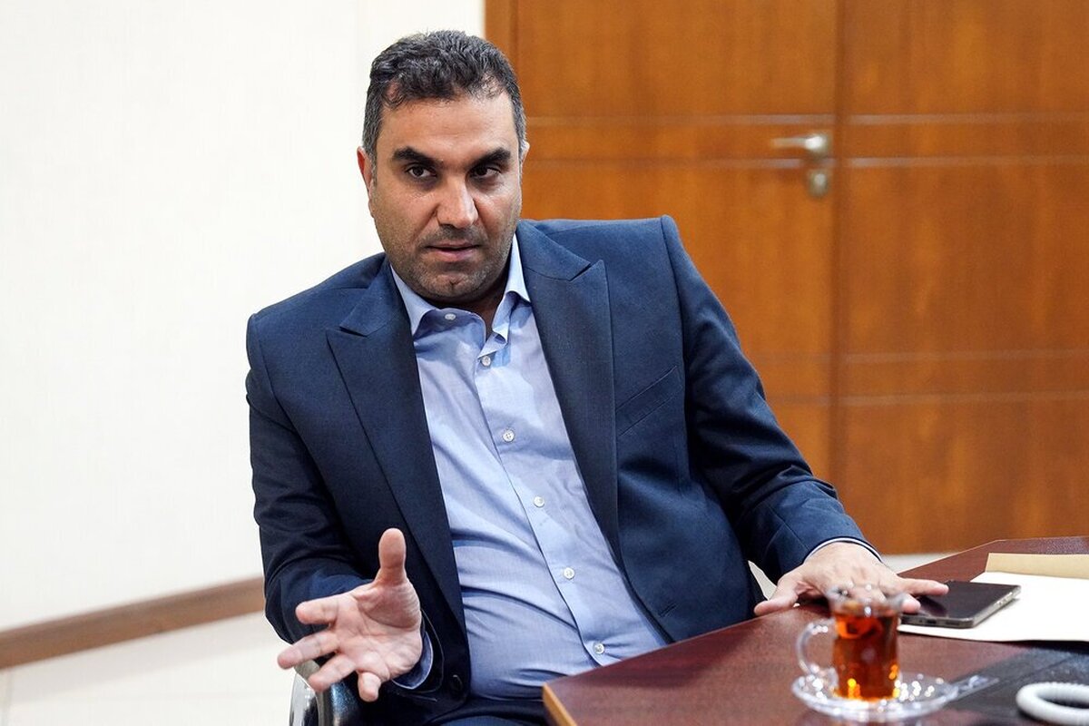 شرکت‌های دولتی دفاتر و حساب‌هایشان را به محل معادن منتقل کنند