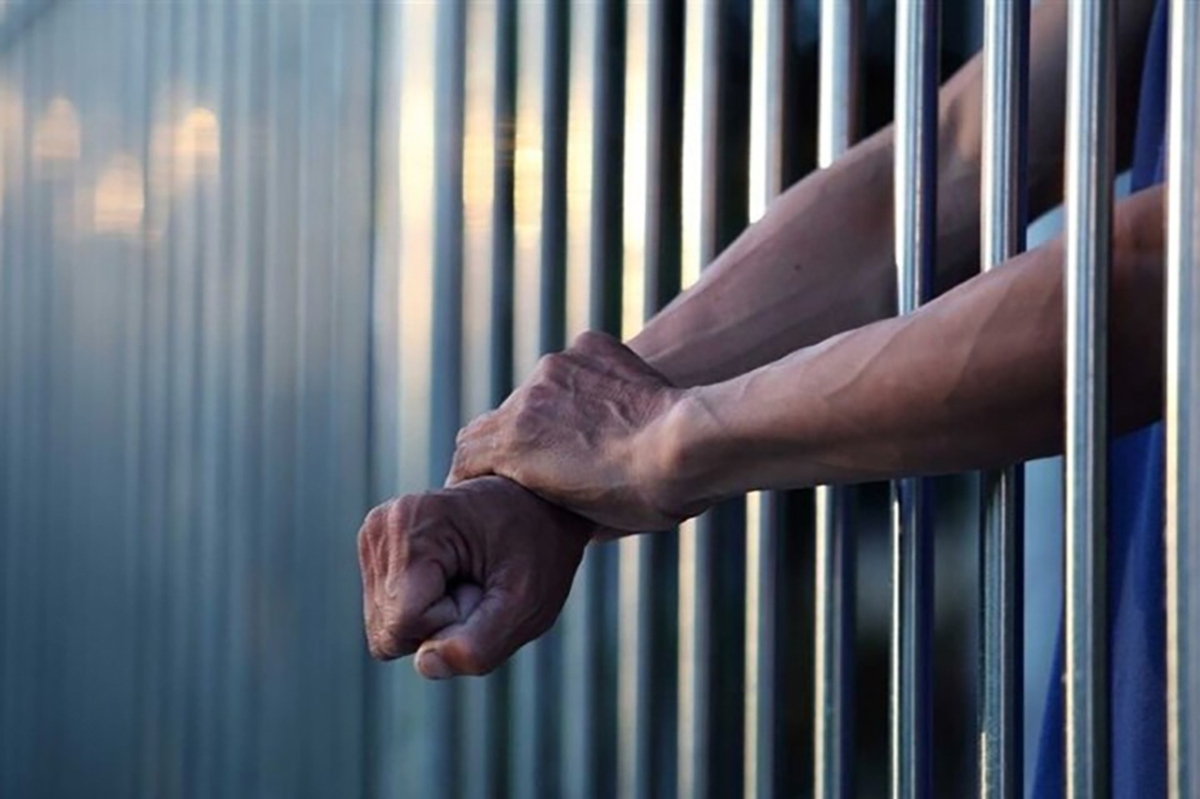انتقال یک ایرانی به کشور پس از ۱۸ سال حبس در چین