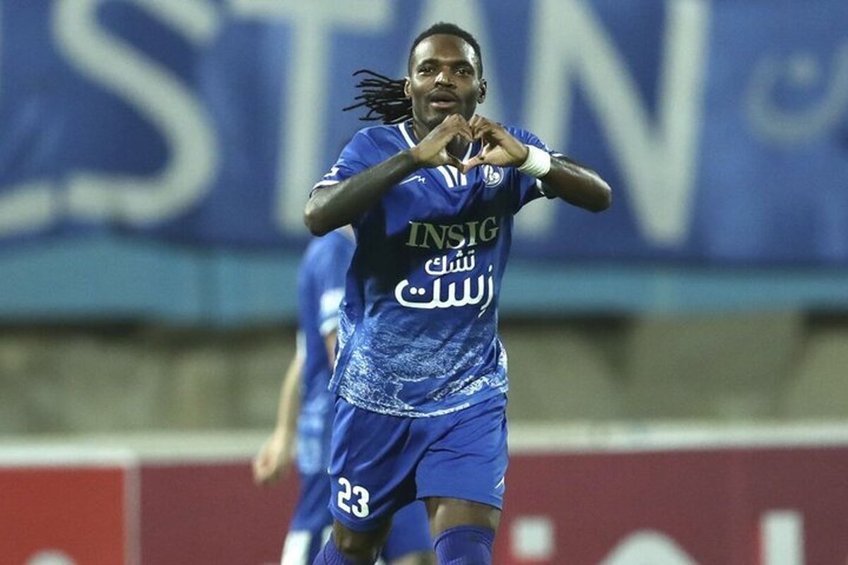 تصاویر؛ اولین واکنش بیفوما به توافق با پرسپولیس
