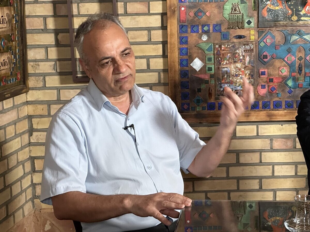 طعنه احمد زیدآبادی به فواد ایزدی؛ اشتیاق‌تان برای وارد کردن کشور به جنگ باآمریکا جایی برای منطق باقی نگذاشته است