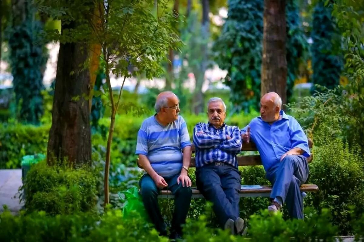 تجمع اعتراضی بازنشستگان/ سود سهام ما چه شد؟