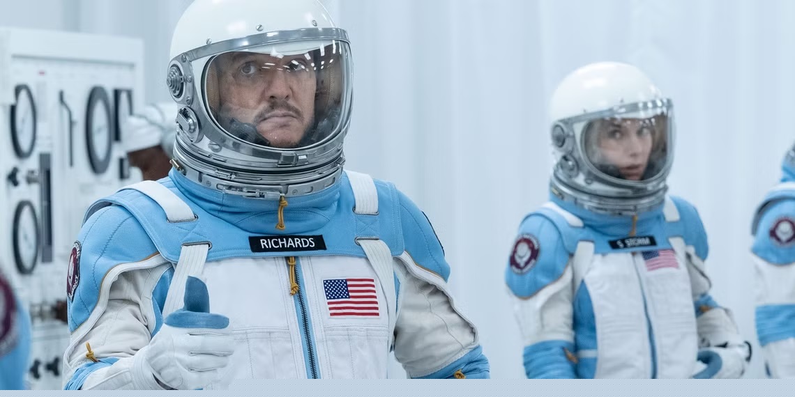 تصویر The Fantastic Four: First Steps، پدرو پاسکال را در حال عزیمت به فضا نشان می‌دهد