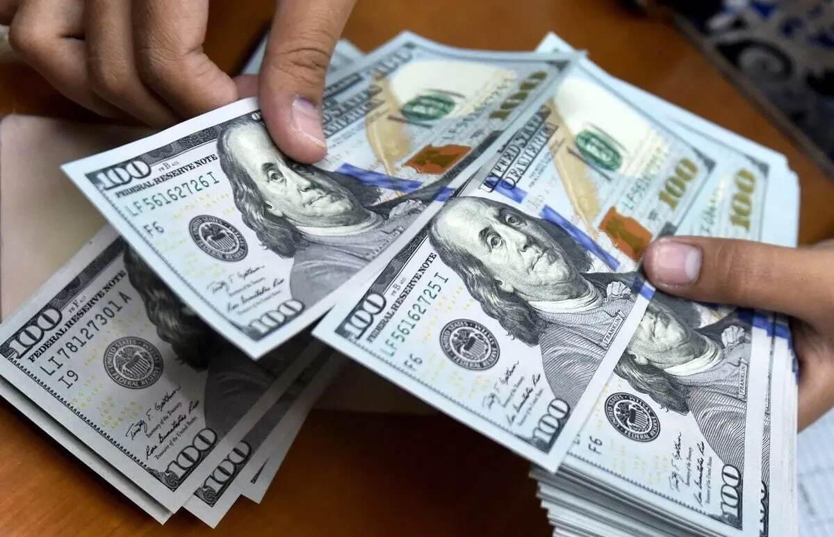 قیمت دلار، یورو، طلا و سکه امروز پنجشنبه ۱ خرداد ۱۴۰۴ / قیمت طلای ۱۸ عیار چند؟ +جدول