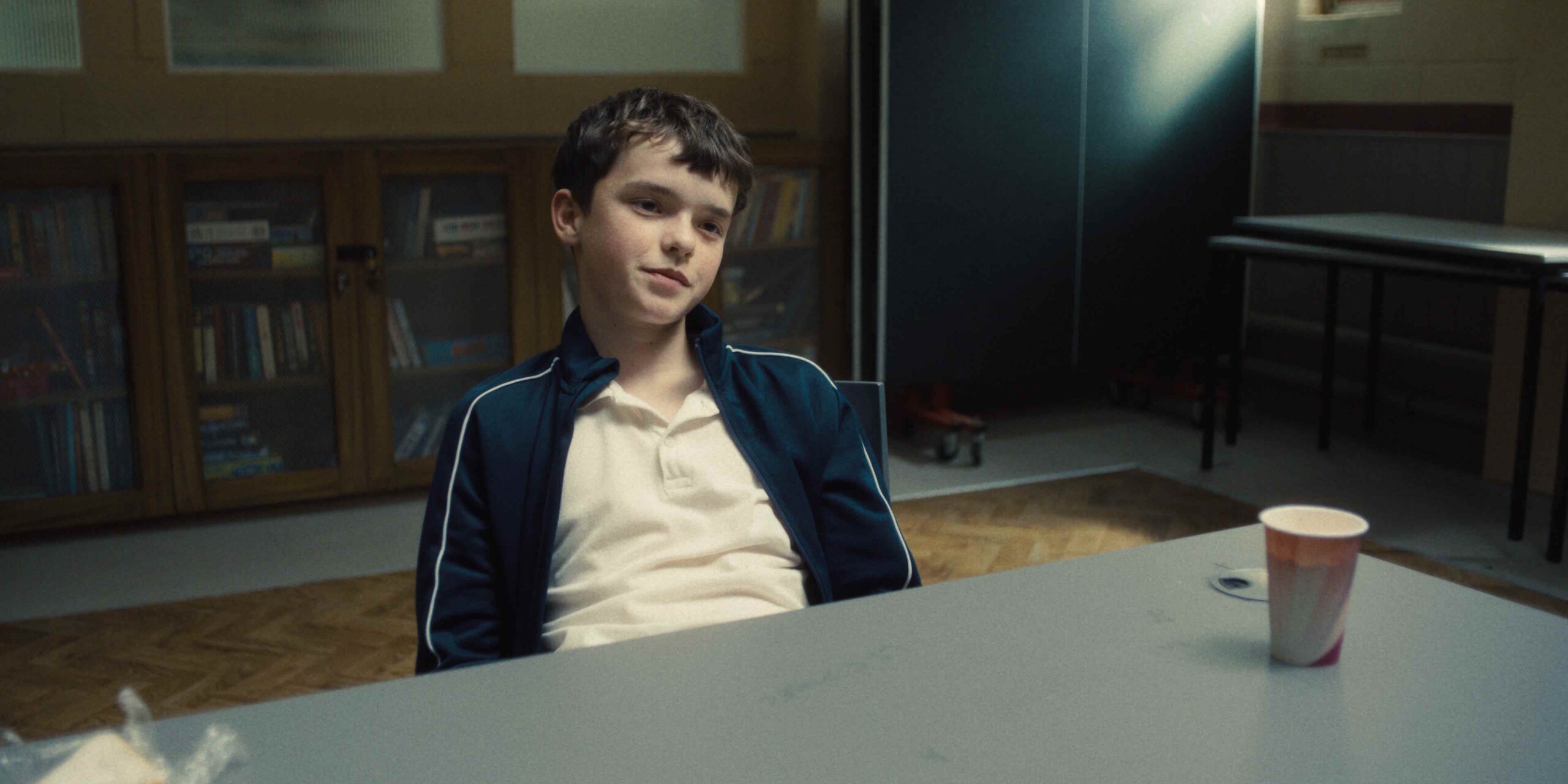 Adolescence در آستانه‌ی پیشی گرفتن از فصل چهارم Stranger Things